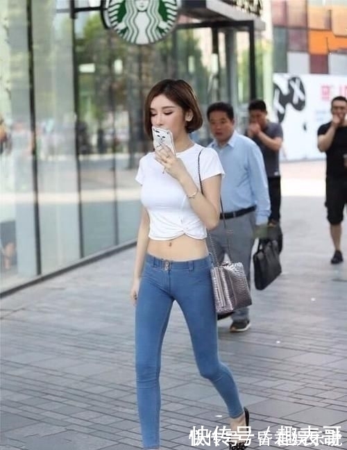 穿搭|休闲时尚的穿搭窍门,潮流舒适的修身牛仔,适合有气质的女生