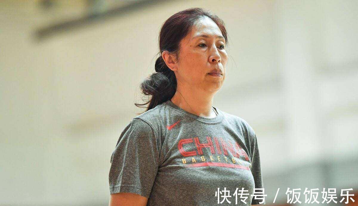 中国女篮|尘埃落定,中国篮坛名帅摊牌了,顶级后卫被放弃,年龄成导火索