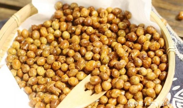 这零食我家一周做一次,做法简单,香甜酥脆,储存一周都不坏