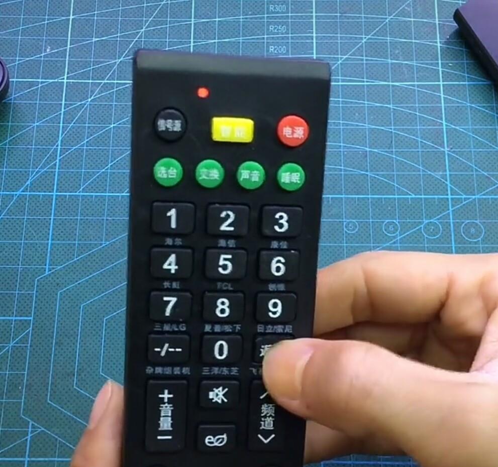 不管有钱没钱，遥控器坏了别扔，试试这个修复妙招，轻松把它搞定