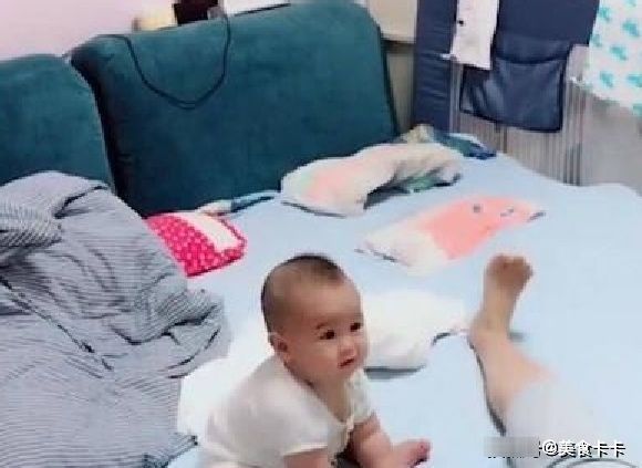 道海|妈妈冲着宝宝“排山倒海”,宝宝的反应太萌了