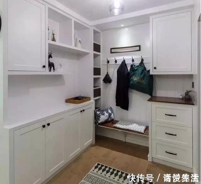 鞋柜|新家的玄关鞋柜这样定制,超实用又大气,朋友入门看后都表示羡慕!