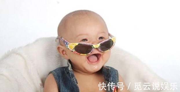 宝宝|5个月的孩子就会叫人，可是妈妈听到后却脸都气绿了