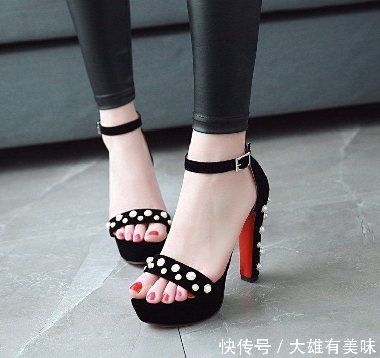 天啊这么有女人味的高跟鞋,被高跟控的老婆看到了一下买了六双