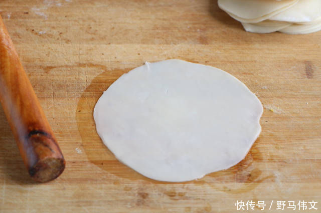 2斤饺子皮,1根西葫芦,不包饺子,做成早餐,我家吃3天没有吃腻