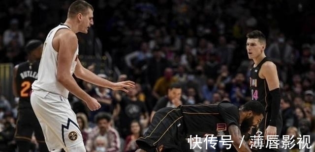 阿德巴约|冲突处罚结果出炉，约基奇亏大了，巴特勒赚了，联盟处罚引发争议