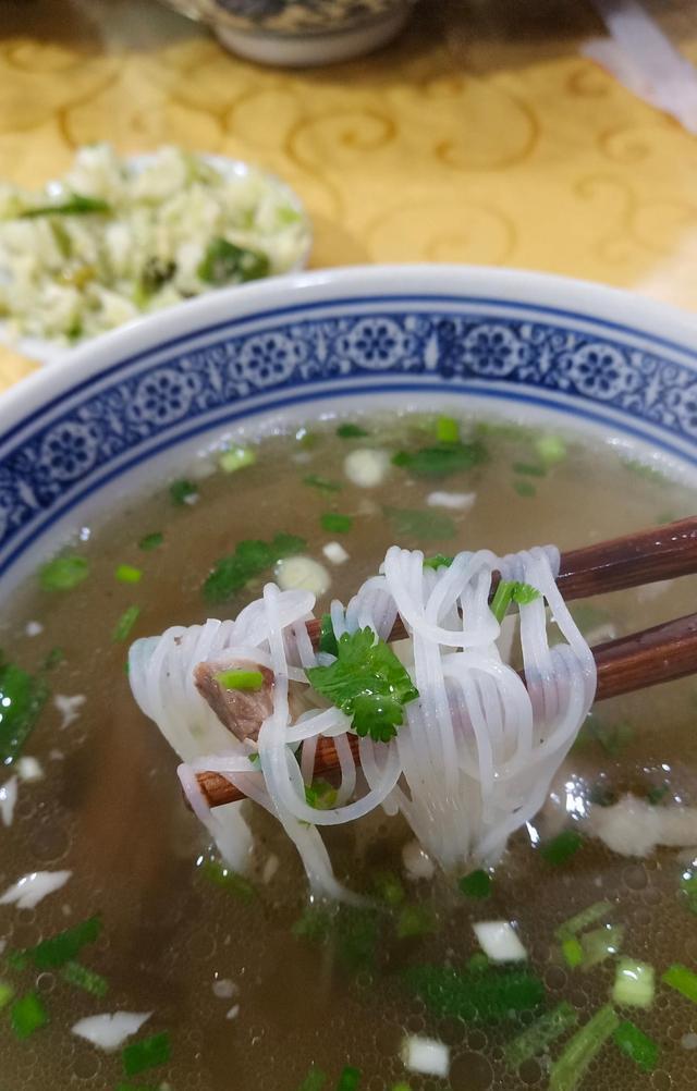 可口|这家水盆肉烂汤清,肥而不腻,清醇可口,在这里一开就是二十多年