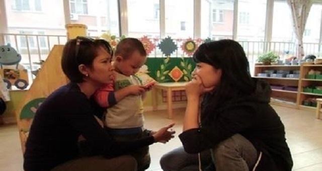 家庭作业|幼儿园要求带水果,宝妈塞给女儿一个最贵的榴莲,第二天孩子哭了