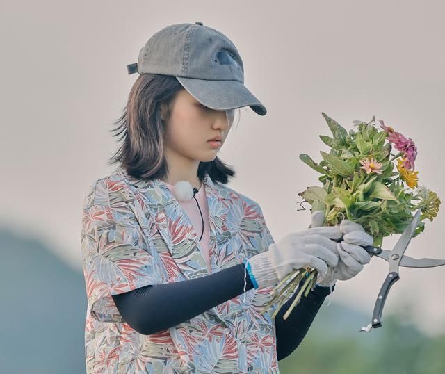 化妆|为何常驻女嘉宾只有张子枫?节目导演谈及原因,对女艺人好苛刻