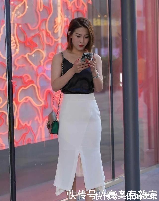 身形 面对“宽胯”的身形,切忌得意忘形,而“葬送”了自己的好身材!