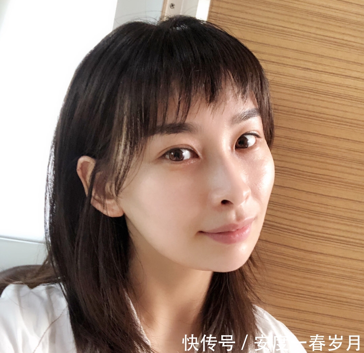 发型 圆脸女孩拒绝齐刘海,大波浪也很显胖,这几款发型显瘦又洋气!