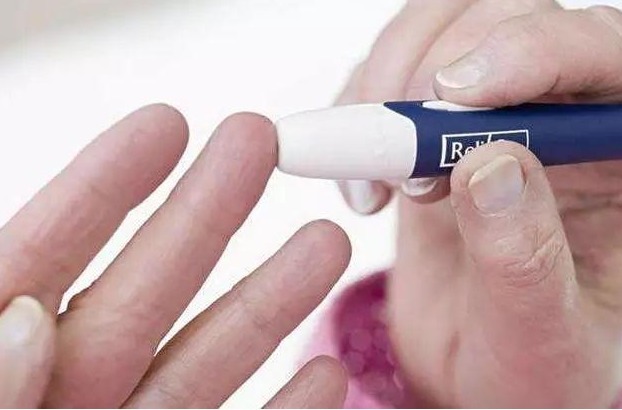 血尿酸|各年龄血压、血糖、血脂、血尿酸对照表,果断收藏,以备不时之用