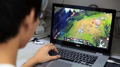 小c|从小玩游戏和从不玩游戏的孩子,长大后差距不是一星半点