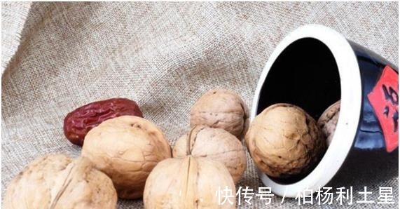 衰老|女人想要延缓衰老,建议常吃2物、喝2水,肤色或越来越好