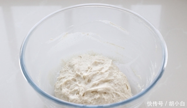 发酵|吐司面包的经典做法,无需加蛋组织细腻柔软,奶香浓郁值得等待!