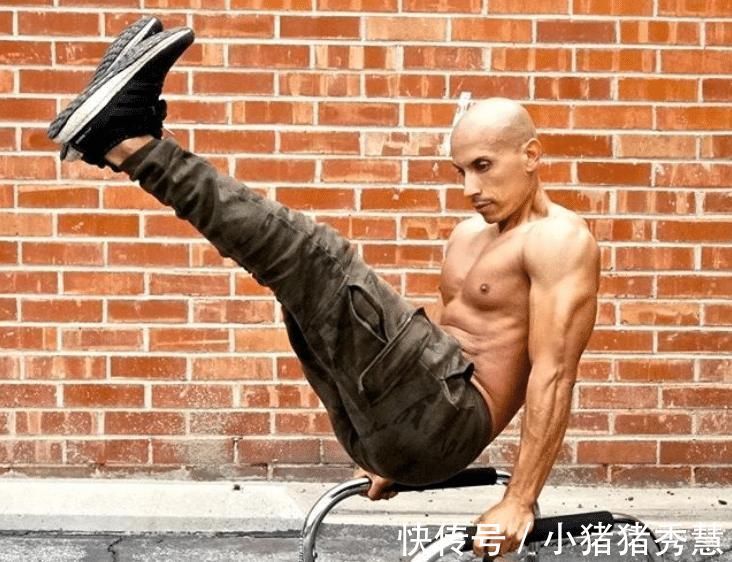 训练|同时健身,徒手练3个月的人与器械练1个月的人,肌肉差距有多大