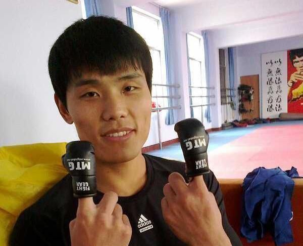 拳击手#方便写的书法真不错,字体刚猛大气,雄浑有力如打拳击一样漂亮