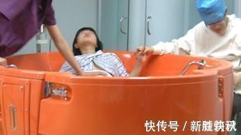 水中分娩|为何越来越多产妇选择水中分娩?90后孕妇了解全程后:我也选