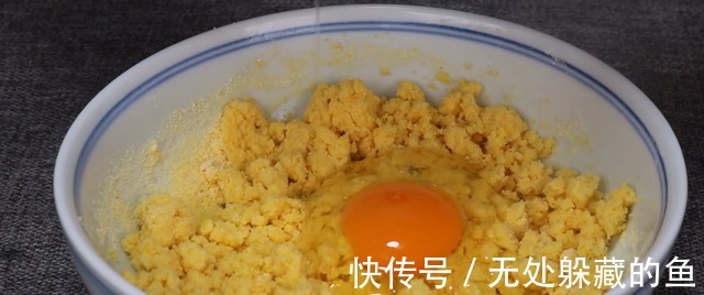 玉米面开水一烫,瞬间变美食,松软多层,比包子简单,比油条香!