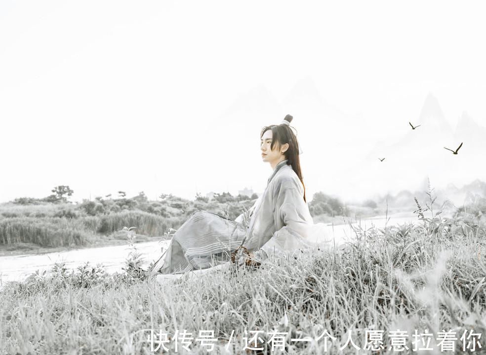 名句!唐宋之间他堪称词坛大家,一首词含蓄迷离,开篇即是千古名句