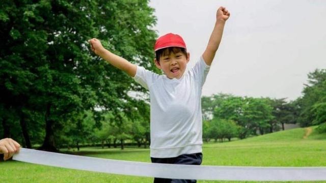 参照表|孩子腿部有这种特征,是“大长腿”预兆,身高往往“后发制人”