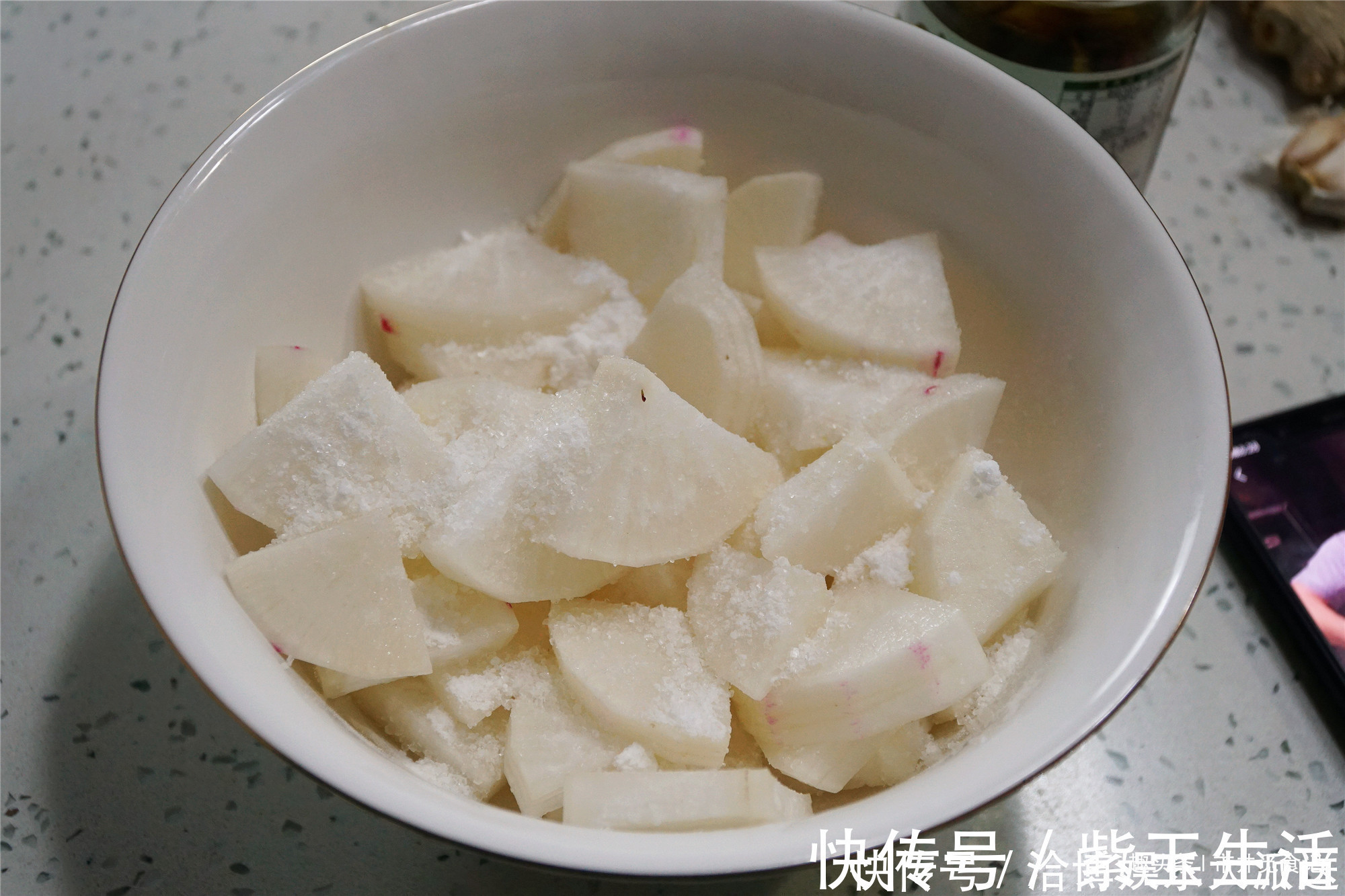 酸辣腌萝卜|做腌萝卜,别只会加盐和酱油,分享饭店用的秘方,简单好吃嘎嘣脆