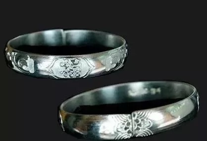 钢印|孩子满月时2000块买的银饰,没多久就氧化发黄?