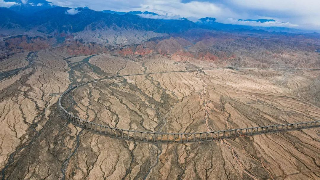 祁连山|敦煌铁路丨地形地貌篇：来这里，体验一把真正的“过山车”