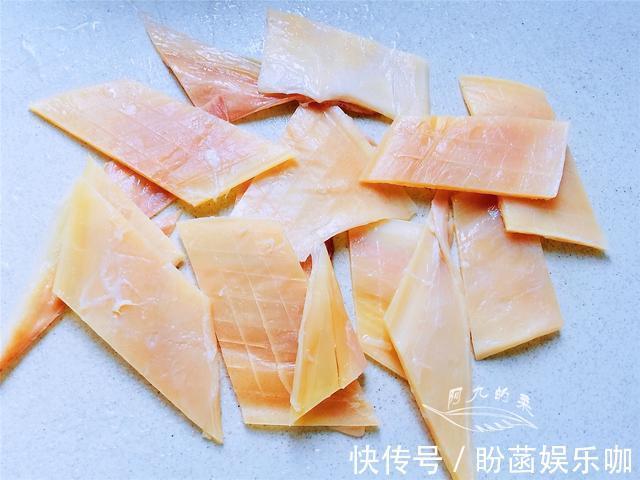 进补|冬天进补,牛羊肉都不如它,条件允许多给孩子做,鲜香下饭特滋补