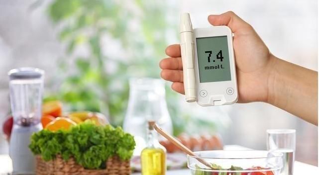 不适|糖尿病总是静悄悄的,吃饭两不要,晚上两坚持,血糖才会更好