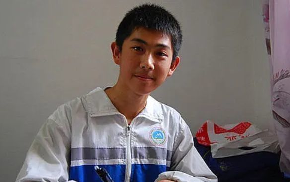 文文|儿科主任:身高“终止器”或是牛奶,1天3杯害了娃,喝多反而矮