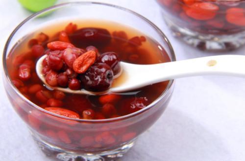 红枣|吃胡萝卜、红枣、菠菜能补血辟谣效果都不好，告诉你补血吃啥