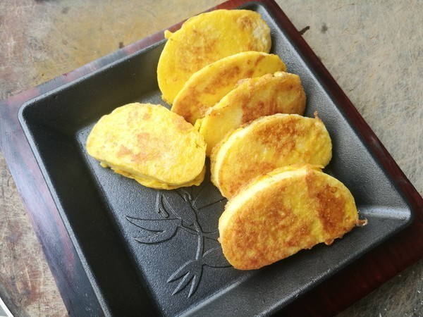 煎馒头片直接下锅不对,蘸水也不对,教你这样做,又香又脆不吸油