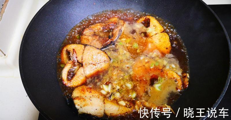 天冷了，多给家人做此鱼吃，刺少肉嫩营养高，和白菜一起炖最香！