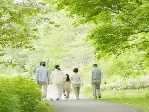 大便|痔疮和肠癌傻傻分不清，中年男子查出肠癌，大便早已“提醒”