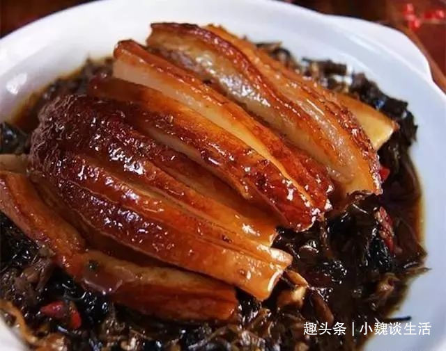 梅菜扣肉的16种做法，肉烂菜香汁亮，入口即化肥而不腻