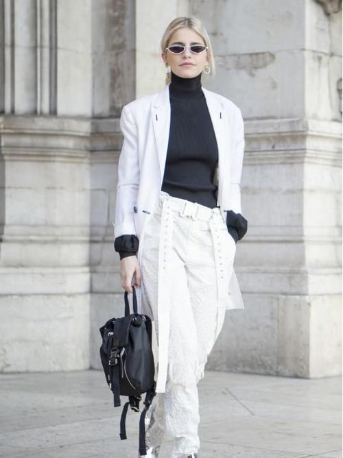 找回童年的天真无邪,背双肩包出门就对了,实用又时髦