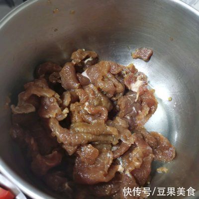 油炒牛肉|老少皆宜的西红柿鸡蛋炒牛肉，香软咸鲜，味美可口