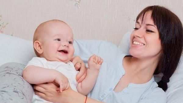 发育|宝宝经常有这4种情况,或许是进入了发育猛长期,别忽视