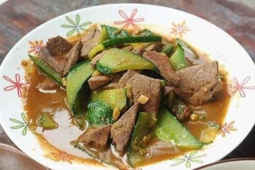 天然的“补血菜”找到了，女性隔三差五吃，气血足了，脸色更红润