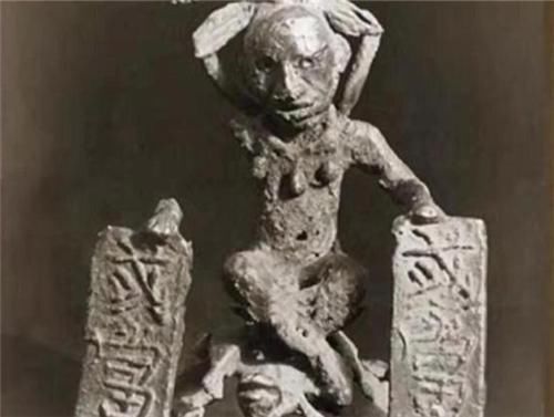 武当@秘鲁发现一女神像，上刻“武当”二字，难道《山海经》所言非虚？