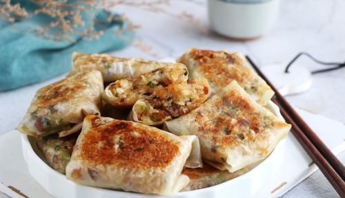 一斤饺子皮,半碗糯米,简单做成早餐,外脆里软,连吃3天吃不够