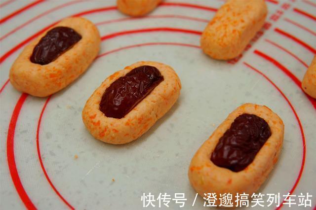 胡萝卜味|冬天胡萝卜新吃法，香软还没“胡萝卜味”，孩子吃的停不下来