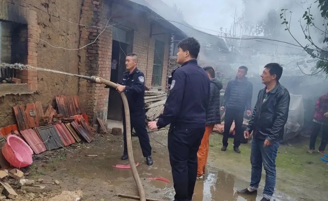 派出所|节日我在岗丨国庆不打烊，节日“警”相随