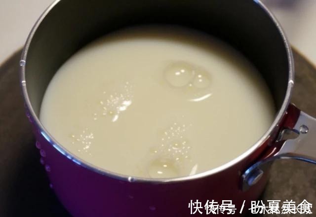 坚果|孕妈在孕期,4种“零食”平时要舍得多吃,对胎儿的发育有好处