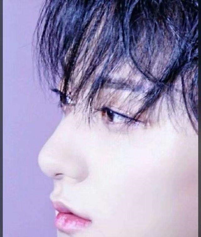 黄忠东|霸道总裁黄子韬能屈能伸,为自家艺人撑腰绝不退缩,中国好老板!