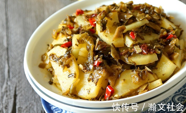 食材|酸辣开胃，简单又好吃的酸菜土豆片，简单的食材做出不简单的美味