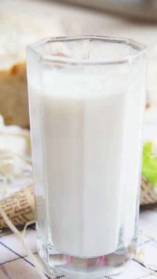  适量|喝不喝牛奶有什么区别？适量饮用降低患病风险