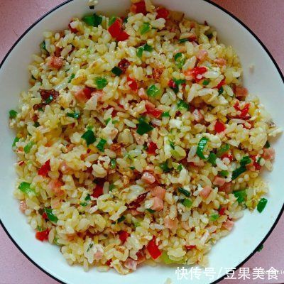 会做这些黄金蛋炒饭，你比大厨都牛气
