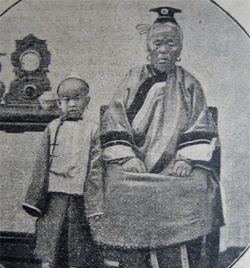 孩子|清朝总督交接,要求一老太太搬走,她说:我不搬,反正都是我儿子